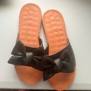Women’s fashion sandals